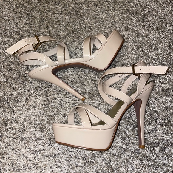 Touch ups high heels - Picture 2 of 3